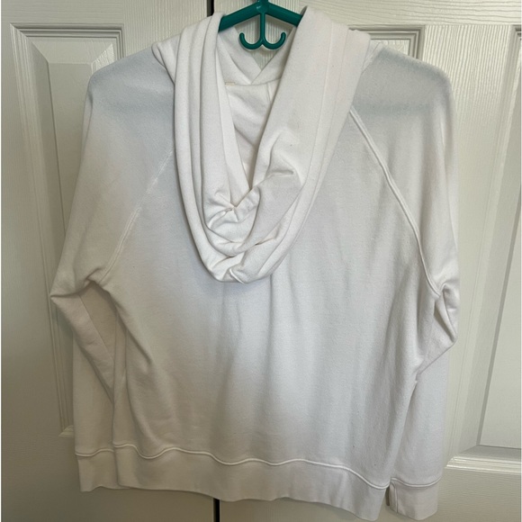 Levi’s White Graphic Hoodie - Picture 2 of 4